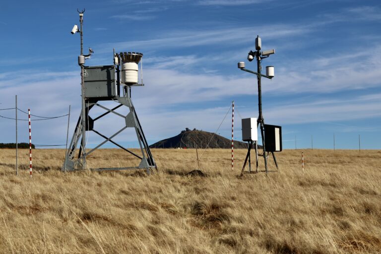 windmill-field-against-sky (2)